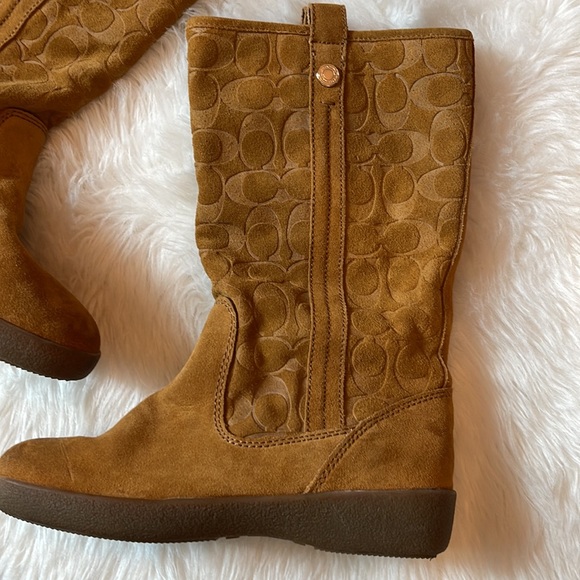 VGUC size 8 Coach Caramel Tulip Signature Suede Boots! - Picture 6 of 16